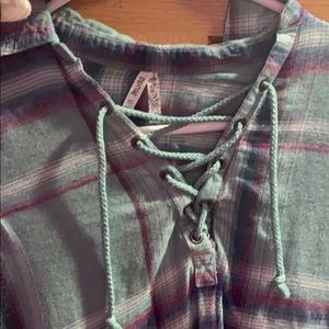 XS fits like S Mudd flannel